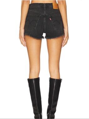 NEW! Levi’s 501 black jeans shorts W 26 with 2” L distressed raw hem mid rise